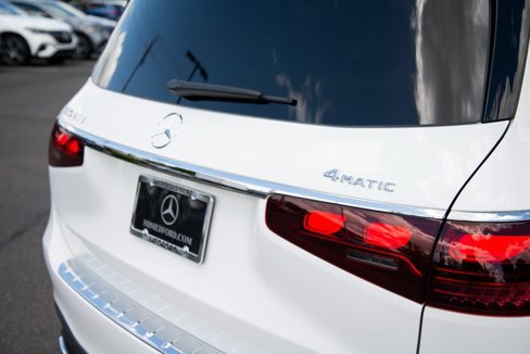 Used 2025 Mercedes-Benz GLS 450 4MATIC image 14