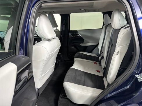 Used 2025 Mitsubishi Outlander SE image 25