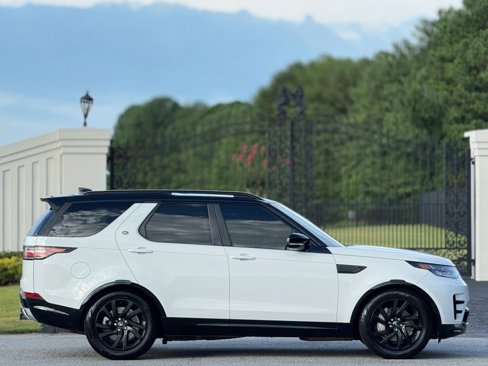 Used 2020 Land Rover Discovery Landmark image 7