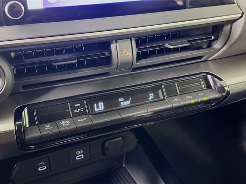 Used 2025 Toyota Prius LE image 24