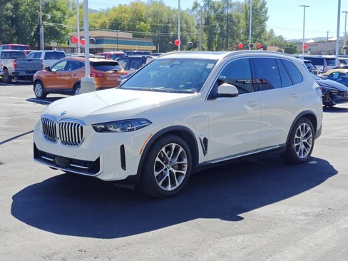 Used 2025 BMW X5 xDrive50e image 3