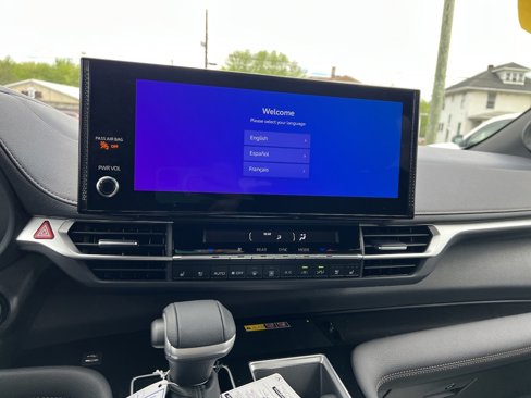 New 2025 Toyota Sienna Limited image 17