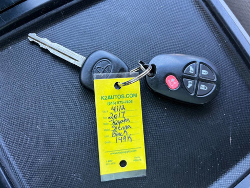 Used 2017 Toyota Sienna LE image 13