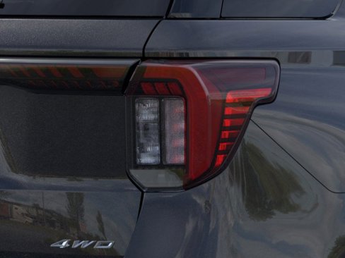 Used 2025 Ford Explorer Active image 21