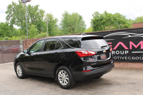 Used 2020 Chevrolet Equinox LS w/ LS Convenience Package image 3