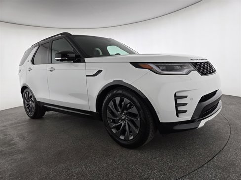 Certified 2024 Land Rover Discovery Dynamic SE image 15