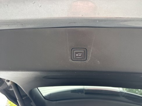 Used 2019 Chevrolet Traverse LT w/ LT Premium Package image 14