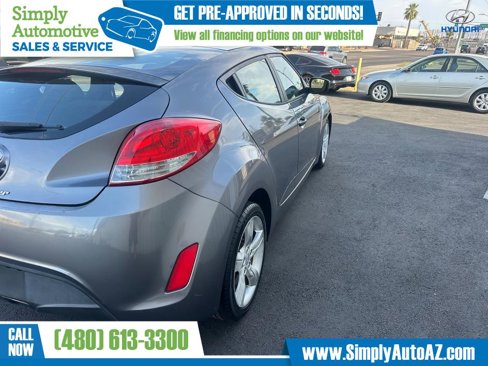 Used 2015 Hyundai Veloster image 11