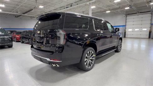 New 2026 Chevrolet Suburban High Country w/ Sun And Tow Package image 4