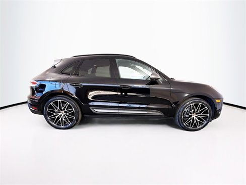 Used 2023 Porsche Macan Turbo image 8