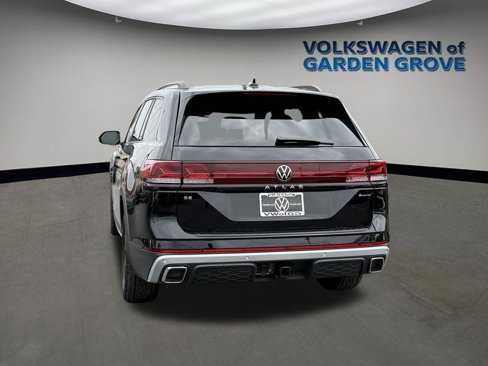 New 2025 Volkswagen Atlas Peak Edition SE image 8