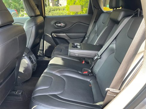 Used 2019 Jeep Cherokee Limited image 38