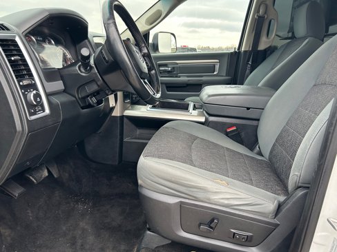 Used 2015 RAM 3500 Big Horn image 9