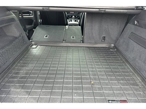 Used 2022 Porsche Cayenne image 17