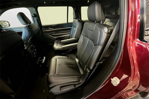 New 2025 Jeep Grand Cherokee L Limited image 10