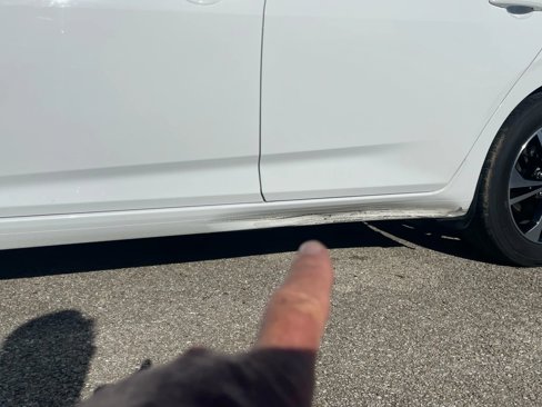 Used 2022 Nissan Sentra SV image 2