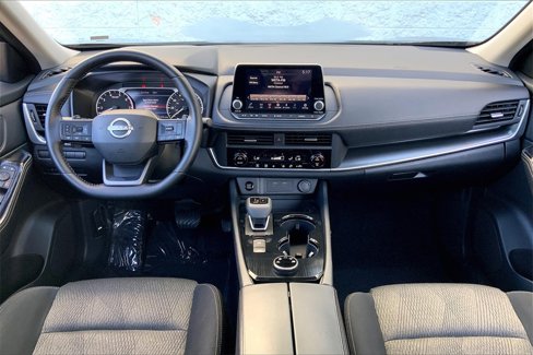 Certified 2025 Nissan Rogue SV image 15