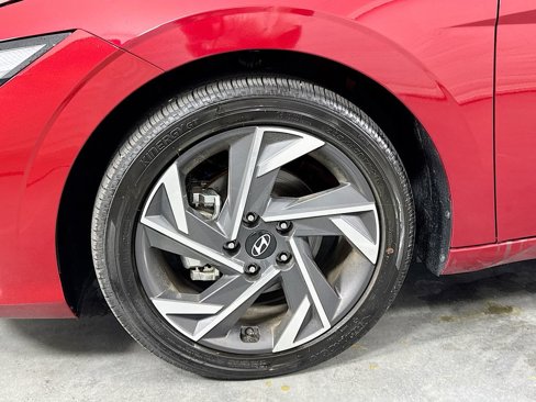 Certified 2025 Hyundai Elantra SEL image 33