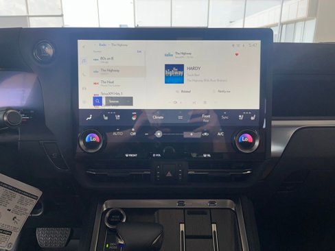 Used 2025 Lexus GX 550 image 13