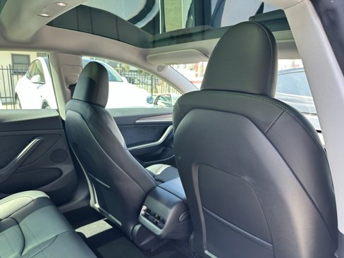Used 2023 Tesla Model 3 Standard Range image 18
