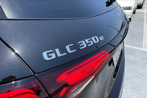 Used 2025 Mercedes-Benz GLC 350e 4MATIC image 9