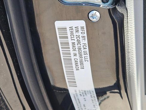 Used 2024 Chrysler Pacifica Touring-L image 25