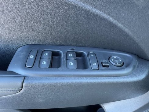Certified 2025 Hyundai Venue Limited image 15