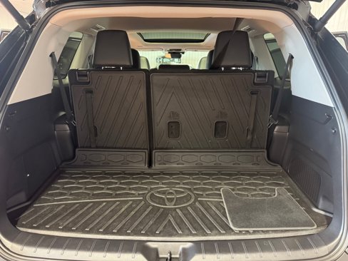Used 2024 Toyota Grand Highlander XLE image 41