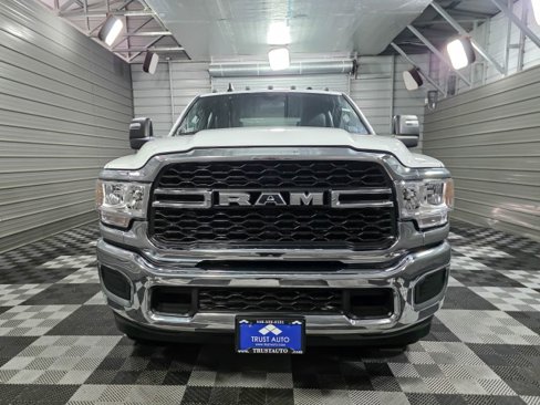Used 2024 RAM 2500 Tradesman w/ Chrome Appearance Group image 3