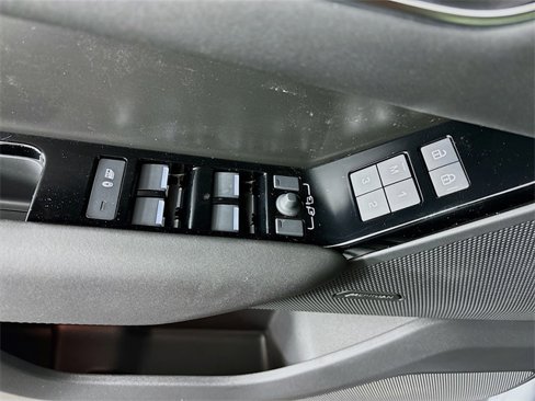 Used 2026 Land Rover Range Rover Velar S image 20