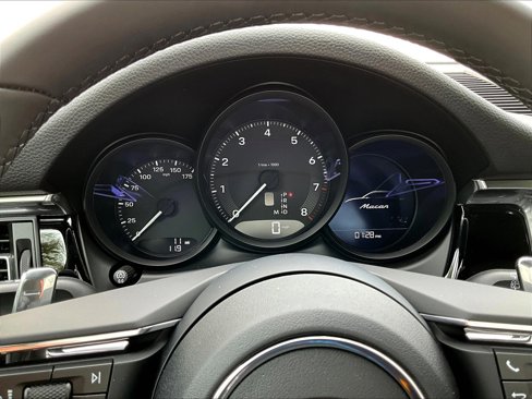 New 2026 Porsche Macan image 17