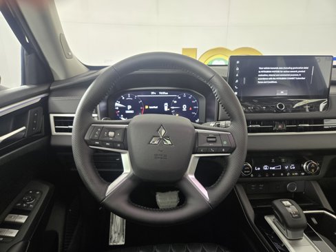 New 2025 Mitsubishi Outlander SEL image 14
