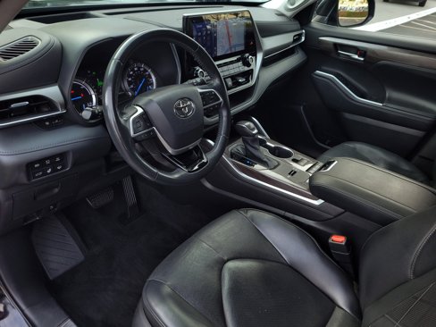 Used 2022 Toyota Highlander Platinum image 8