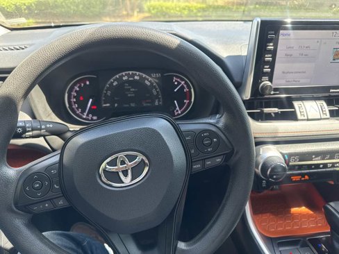 Used 2019 Toyota RAV4 Adventure image 12
