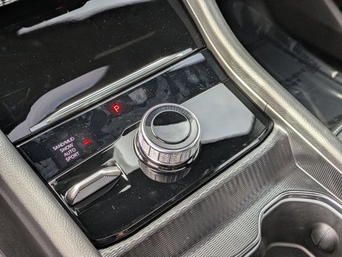 New 2025 Jeep Grand Cherokee Limited image 12
