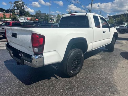 Used 2020 Toyota Tacoma SR5 image 3