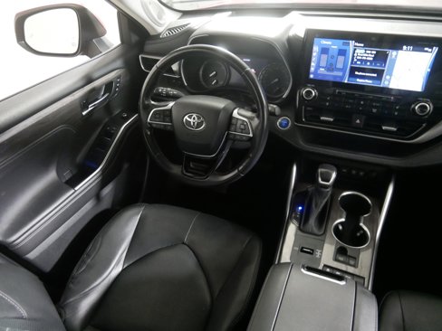Used 2020 Toyota Highlander Limited image 9