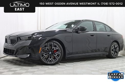 Used 2026 BMW 550e xDrive w/ Executive Package image 1
