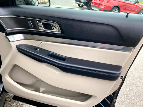Used 2019 Ford Explorer XLT image 24