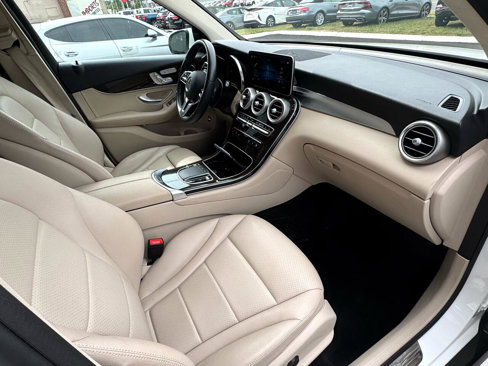 Used 2020 Mercedes-Benz GLC 300 4MATIC image 7