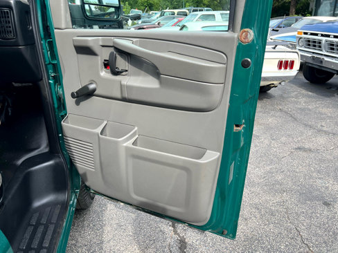 Used 2013 Chevrolet Express 2500 image 13