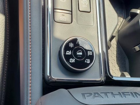 New 2025 Nissan Pathfinder Rock Creek image 27