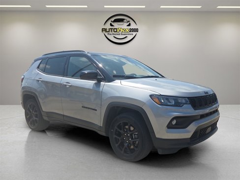 Used 2024 Jeep Compass Latitude w/ Convenience Group image 1