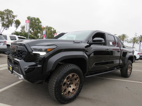 New 2025 Toyota Tacoma Trailhunter image 3