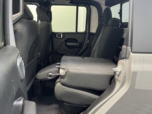 Used 2021 Jeep Gladiator Willys image 35