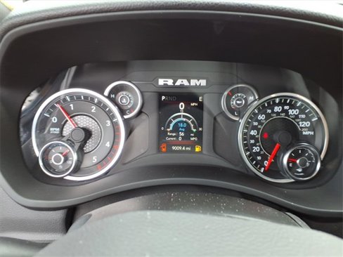 Used 2024 RAM 2500 Tradesman w/ Chrome Appearance Group image 17