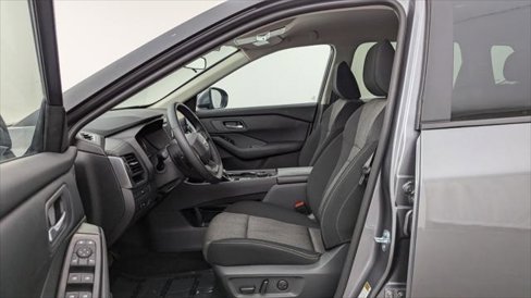 Used 2025 Nissan Rogue SV image 14