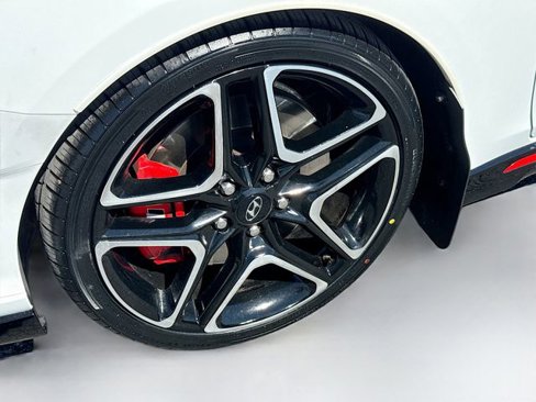 Used 2021 Hyundai Veloster N image 31