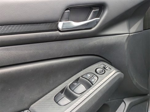 Used 2024 Nissan Altima 2.5 SV image 11