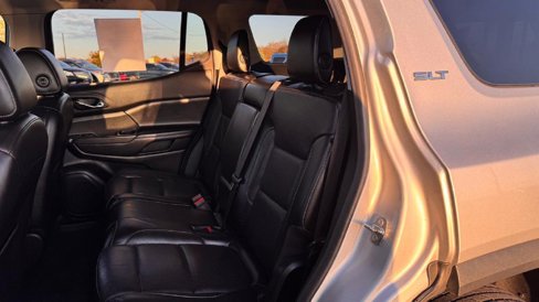 Used 2019 GMC Acadia SLT w/ LPO, Cargo Package image 30